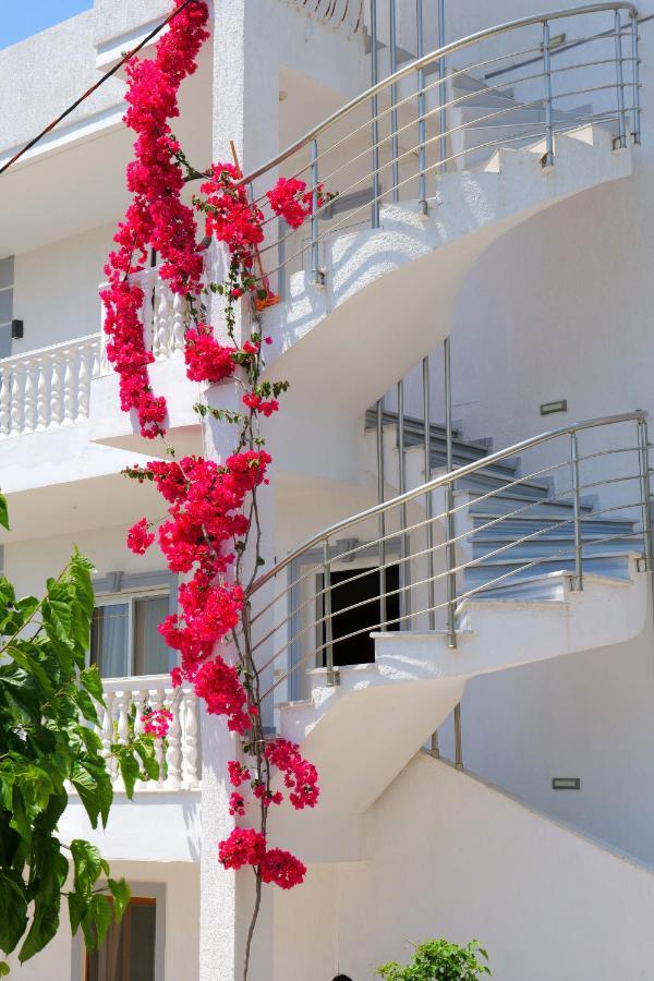 Aparthotel Vila Unique Ksamil Exterior foto